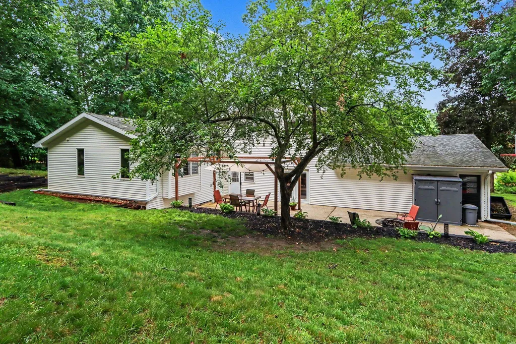 6800 Springbrook Lane Cooper Charter Township MI 49004