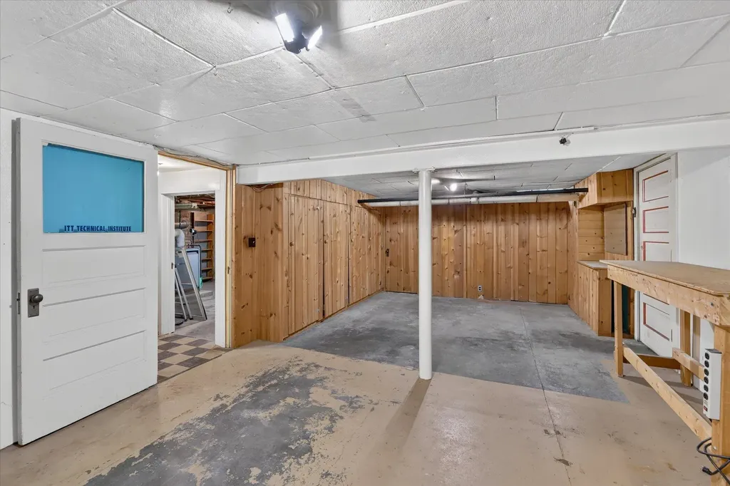 1124 Ashley Drive Kalamazoo Charter Township MI 49048