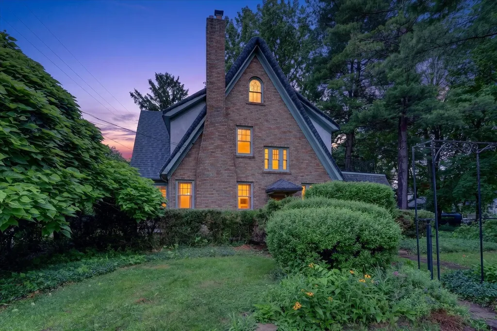1124 Ashley Drive Kalamazoo Charter Township MI 49048