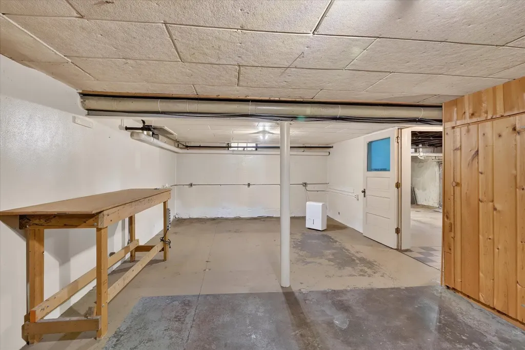1124 Ashley Drive Kalamazoo Charter Township MI 49048