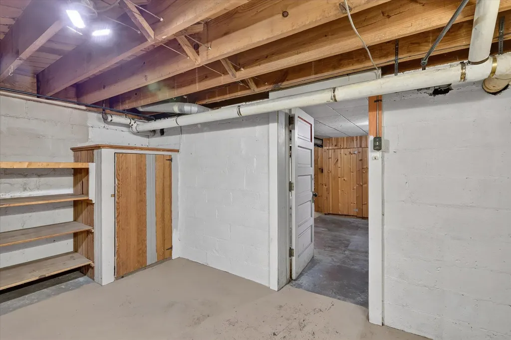 1124 Ashley Drive Kalamazoo Charter Township MI 49048