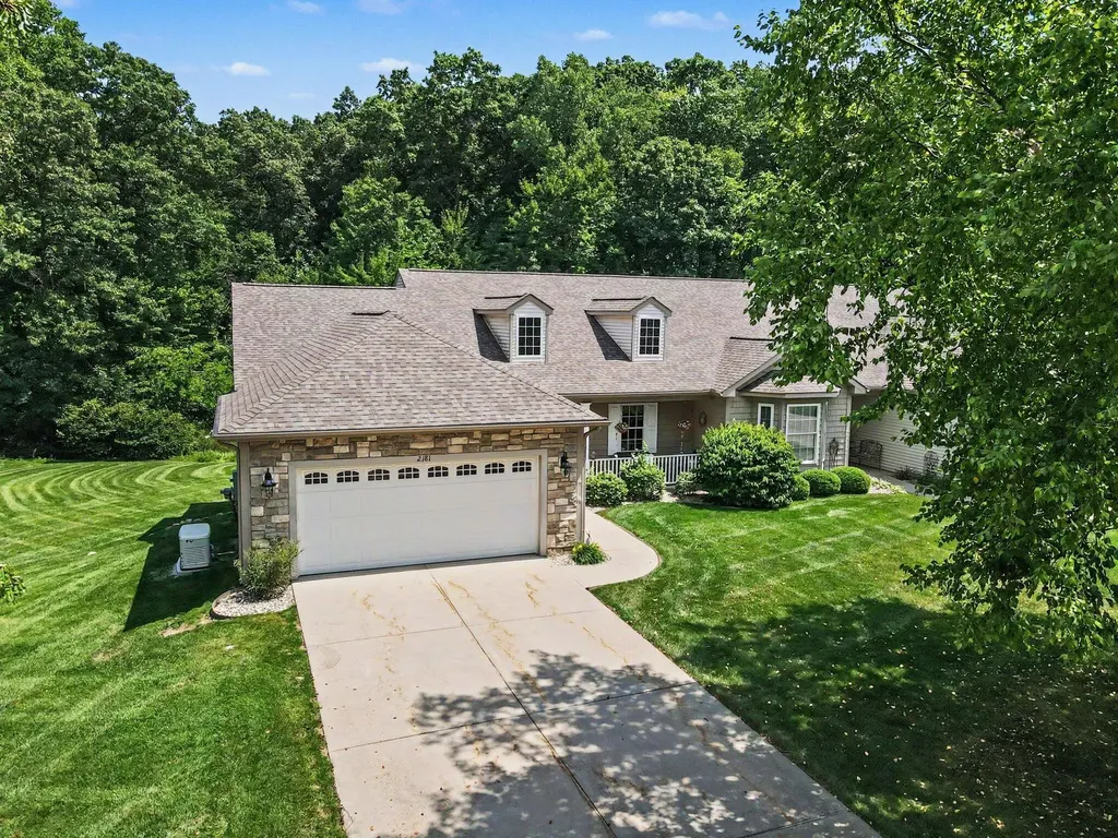 2181 Hunters Run Comstock Charter Township MI 49048