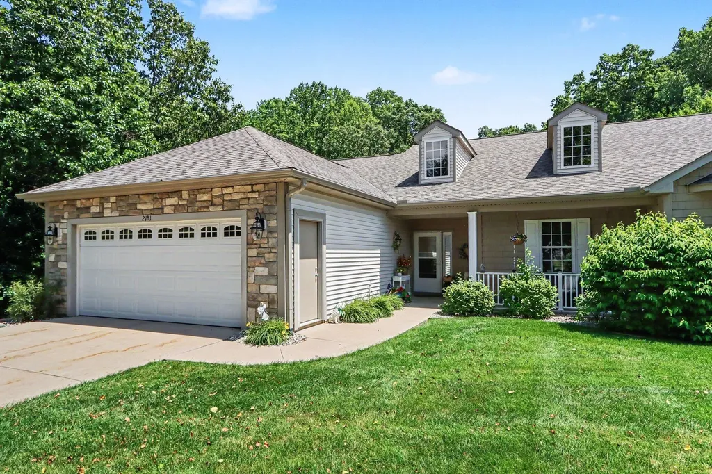 2181 Hunters Run Comstock Charter Township MI 49048