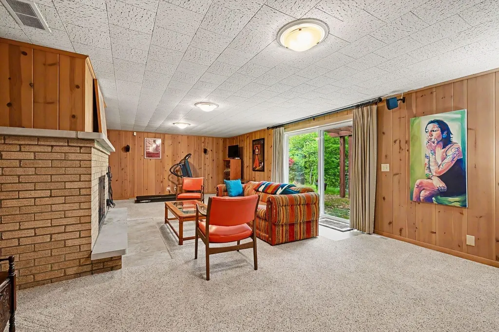2023 Aberdeen Drive Kalamazoo City MI 49008