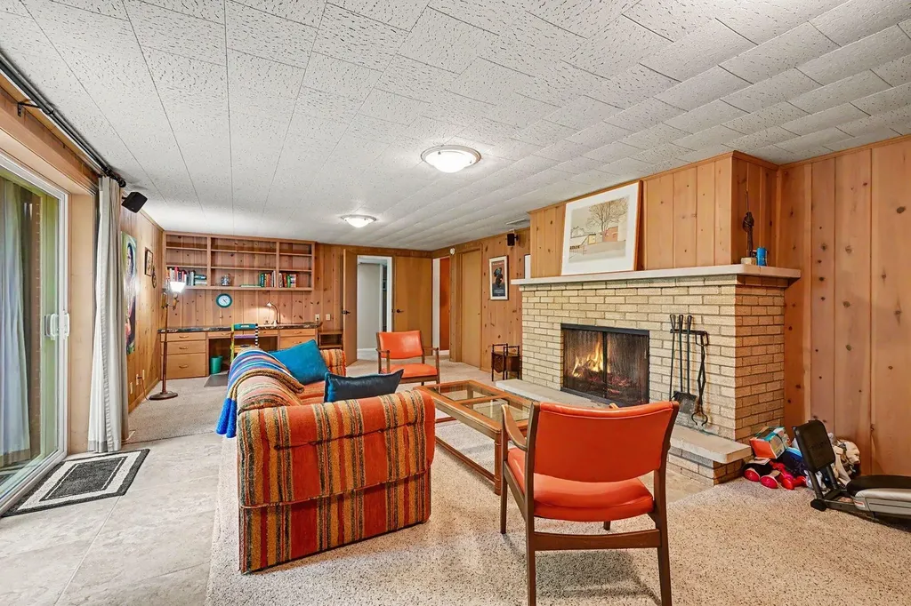 2023 Aberdeen Drive Kalamazoo City MI 49008