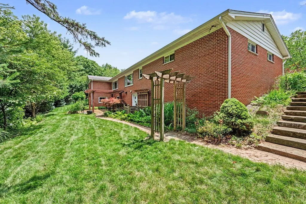 2023 Aberdeen Drive Kalamazoo City MI 49008