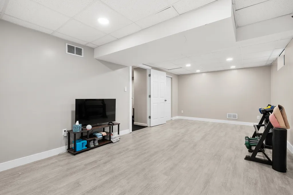 5648 Deerfield Street Portage City MI 49024