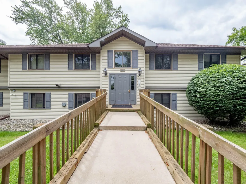 6109 Danford Creek Oshtemo Charter Township MI 49009