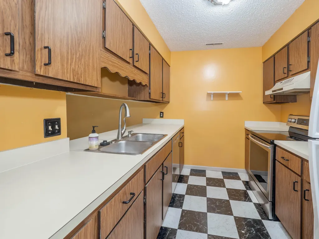 6109 Danford Creek Oshtemo Charter Township MI 49009