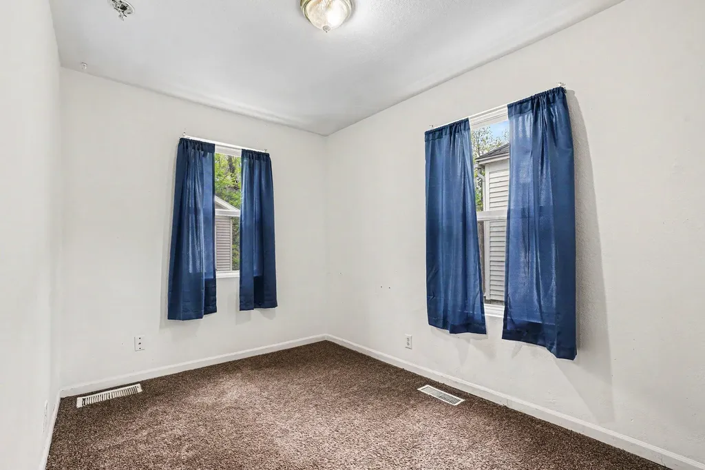 1016 Palmer Avenue Kalamazoo City MI 49001
