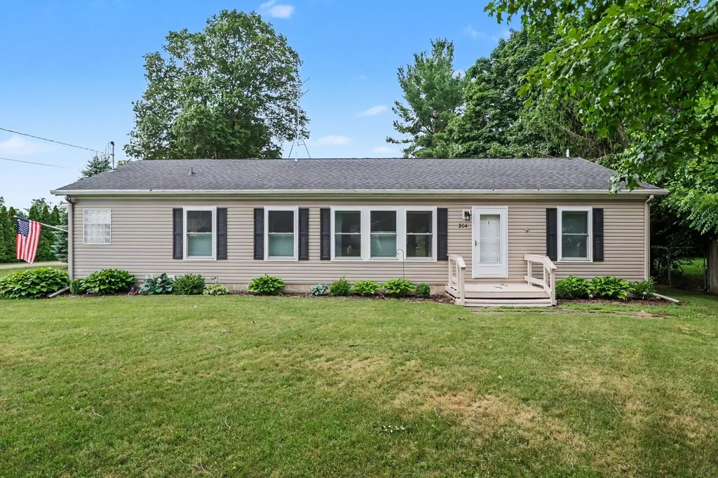 204 E Holcomb Street Athens Village MI 49011