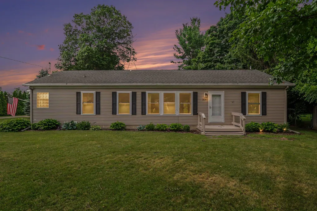 204 E Holcomb Street Athens Village MI 49011
