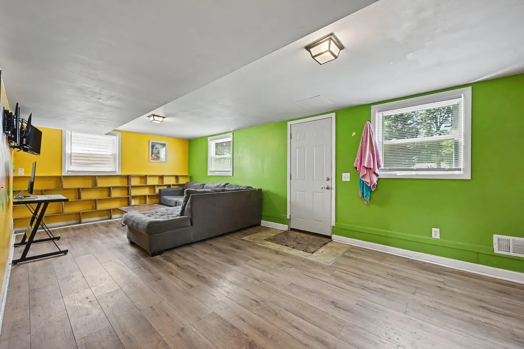 1912 Lauralwood Avenue Portage City MI 49002