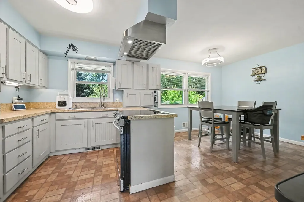 1912 Lauralwood Avenue Portage City MI 49002