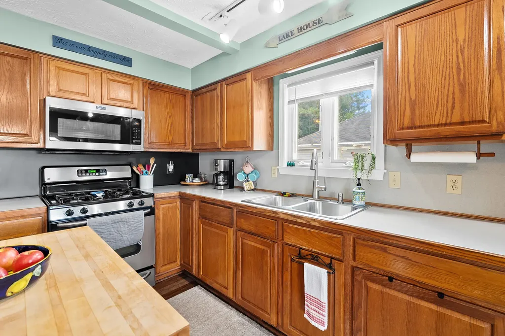 7776 S Tulip Lane Hope Township MI 49046