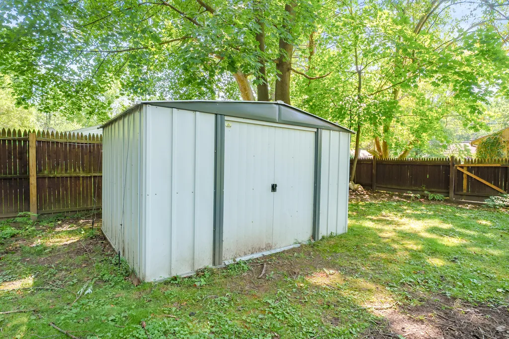 2717 Springmont Avenue Kalamazoo City MI 49008