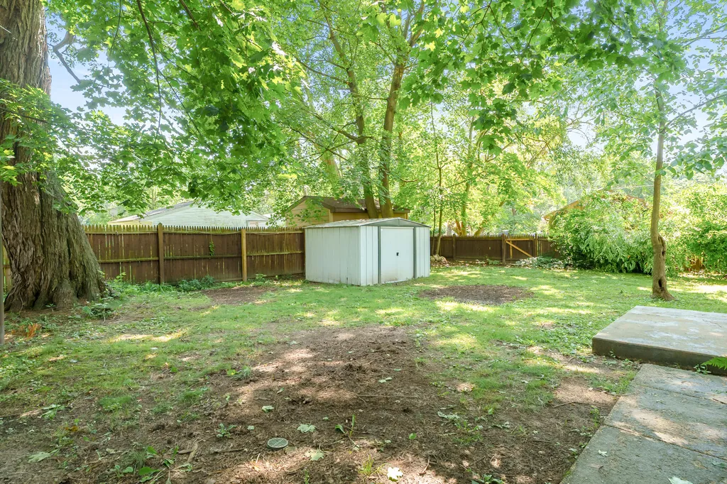 2717 Springmont Avenue Kalamazoo City MI 49008
