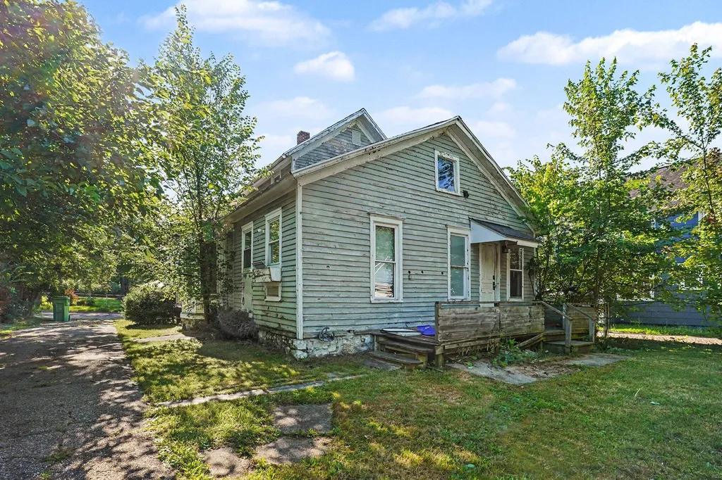 34 Poplar Street Battle Creek City MI 49017
