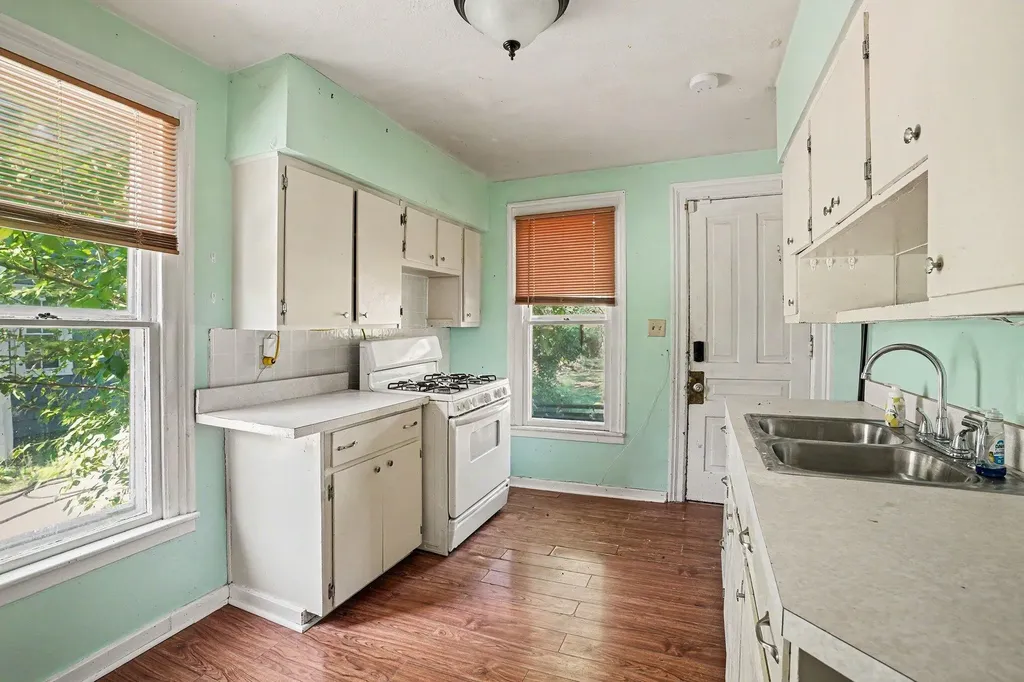 34 Poplar Street Battle Creek City MI 49017