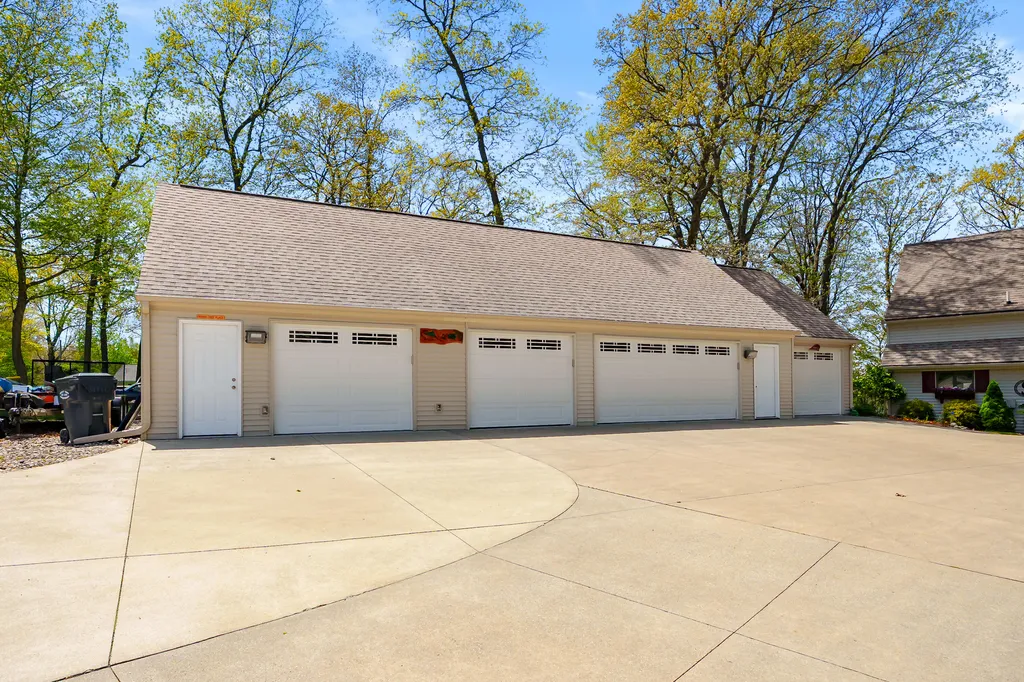 11003 South Drive Prairieville Township MI 49080