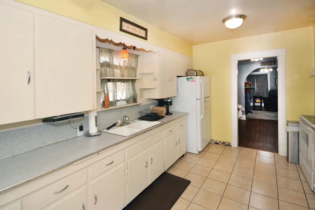 1117 Dayton Avenue Kalamazoo Charter Township MI 49048