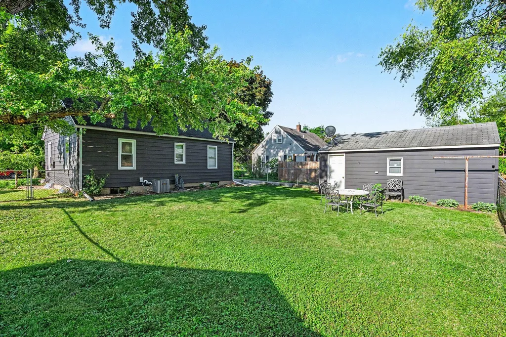 2317 Glendale Boulevard Kalamazoo City MI 49004