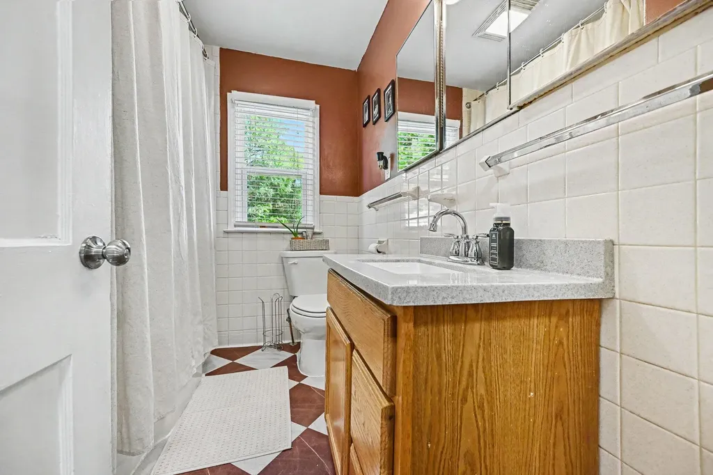 2317 Glendale Boulevard Kalamazoo City MI 49004