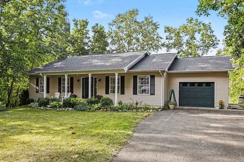 58145 James Drive Lockport Township MI 49093