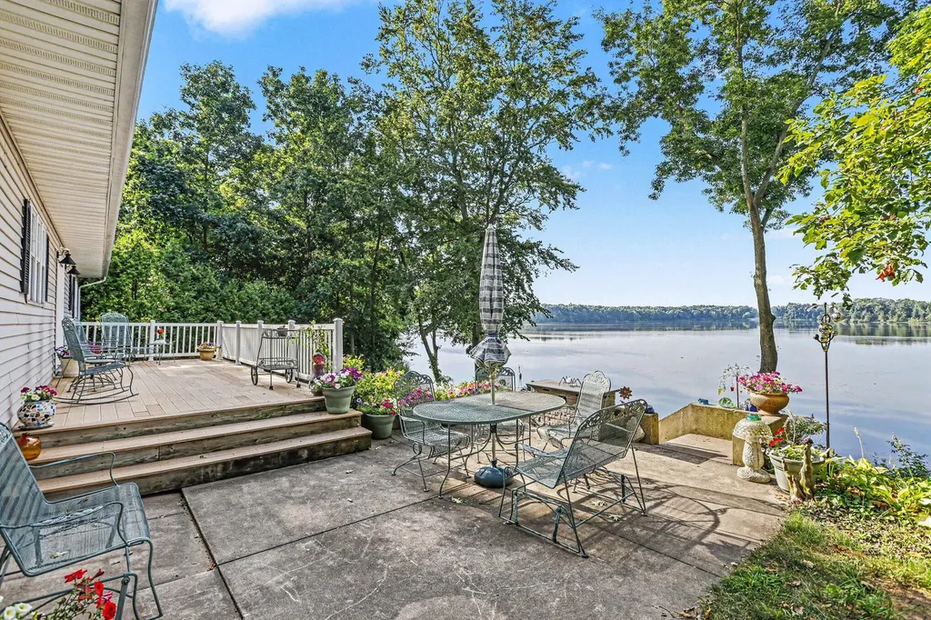 58145 James Drive Lockport Township MI 49093