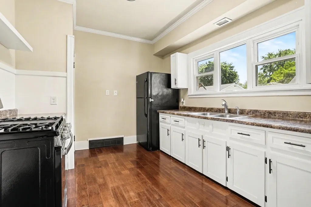 914 Dayton Avenue Kalamazoo Charter Township MI 49048