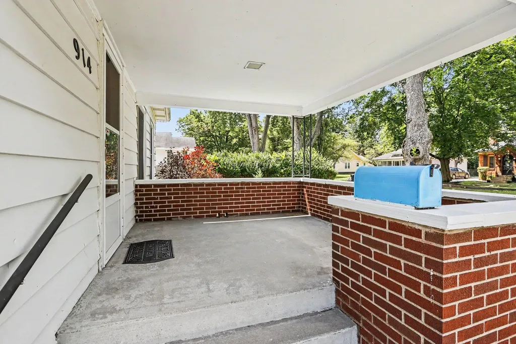 914 Dayton Avenue Kalamazoo Charter Township MI 49048