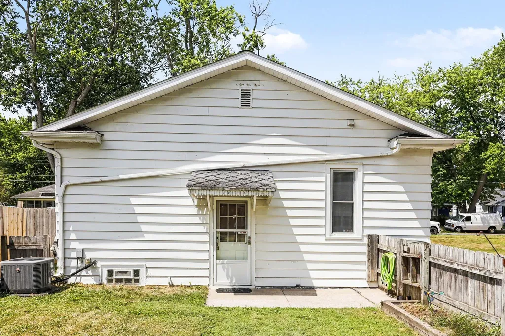 914 Dayton Avenue Kalamazoo Charter Township MI 49048