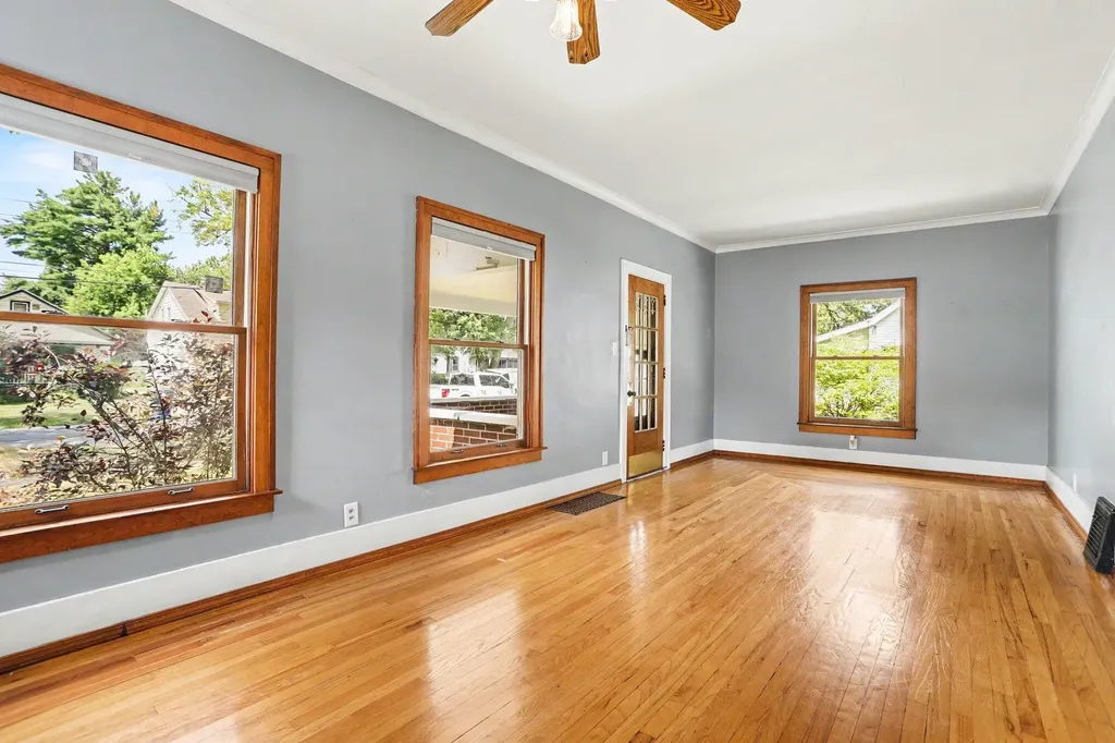 914 Dayton Avenue Kalamazoo Charter Township MI 49048
