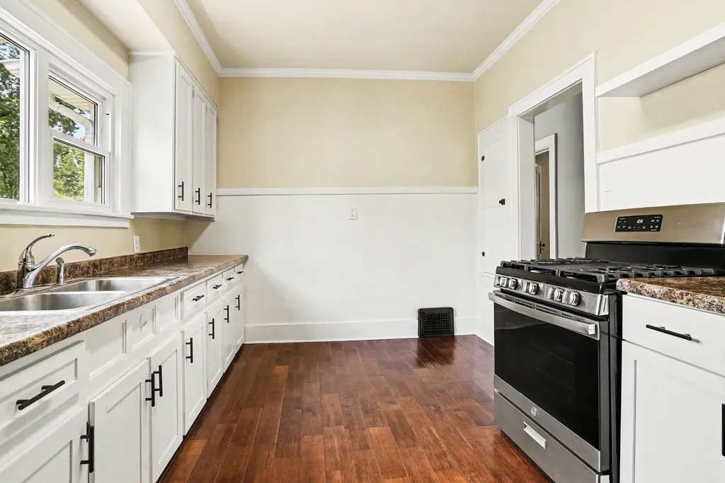 914 Dayton Avenue Kalamazoo Charter Township MI 49048