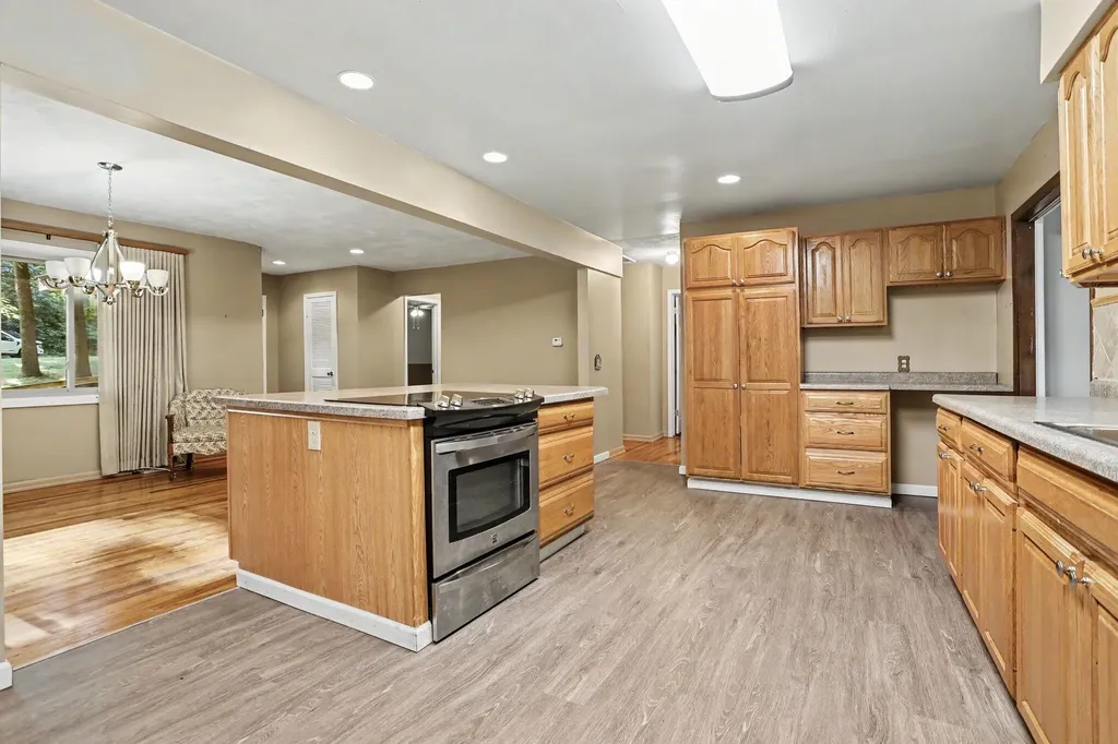 1303 N 2nd Street Oshtemo Charter Township MI 49009