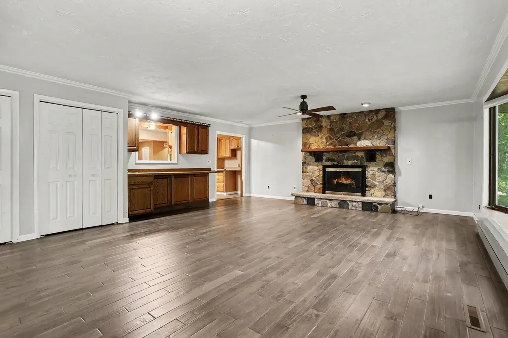 1303 N 2nd Street Oshtemo Charter Township MI 49009