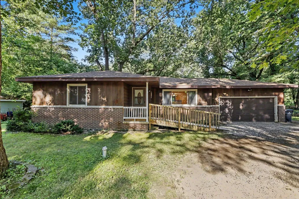 1303 N 2nd Street Oshtemo Charter Township MI 49009