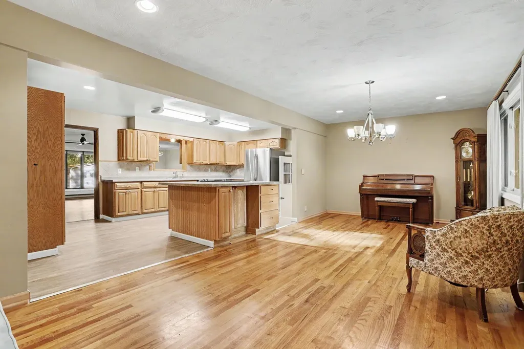 1303 N 2nd Street Oshtemo Charter Township MI 49009