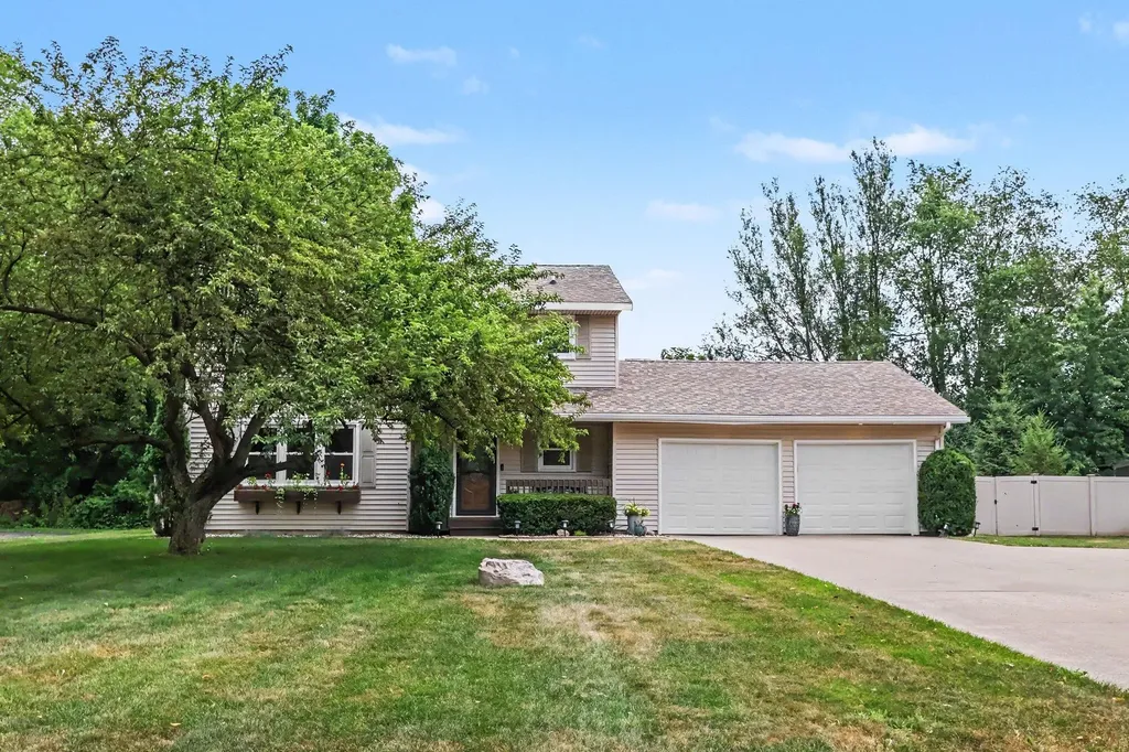 7730 Cottonwood Richland Township MI 49083