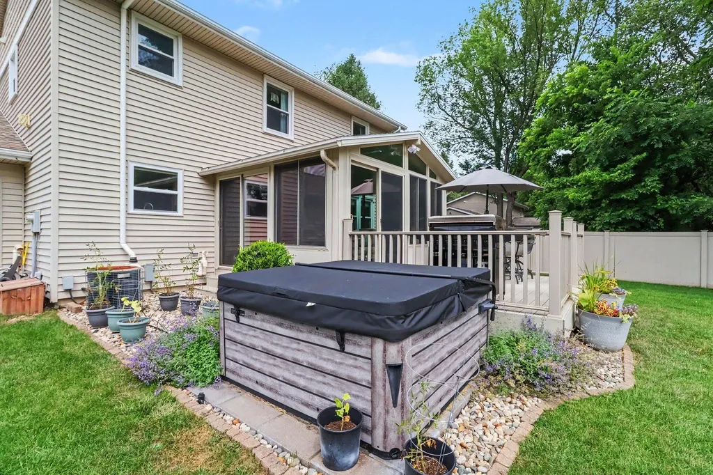 7730 Cottonwood Richland Township MI 49083