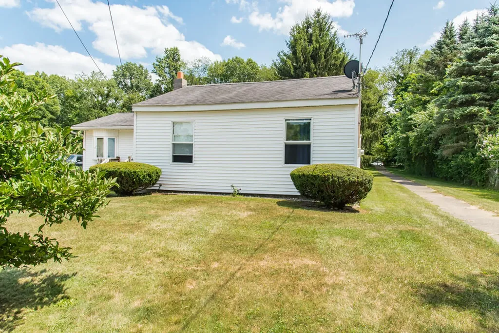 5542 Collingwood Avenue Cooper Charter Township MI 49004