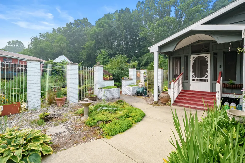 41169 County Road 669 Decatur Township MI 49045
