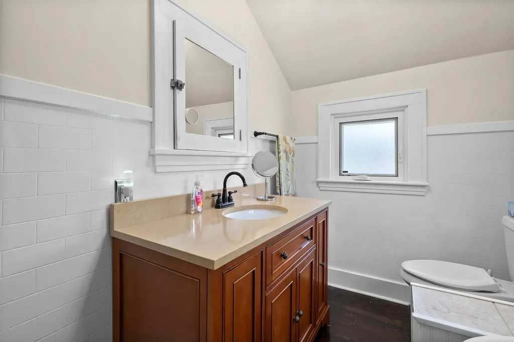 220 South Anderson Street Plainwell City MI 49080