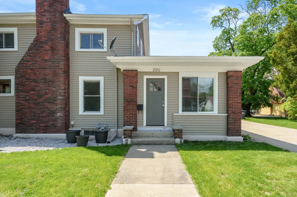 220 South Anderson Street Plainwell City MI 49080