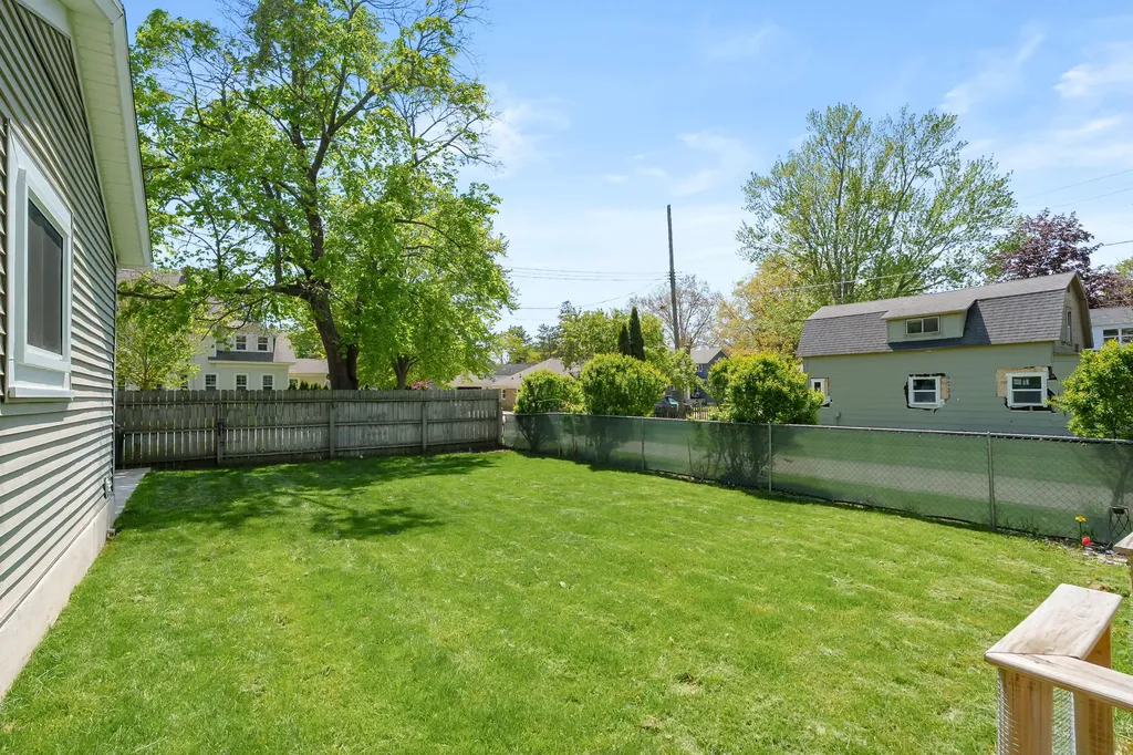 220 South Anderson Street Plainwell City MI 49080