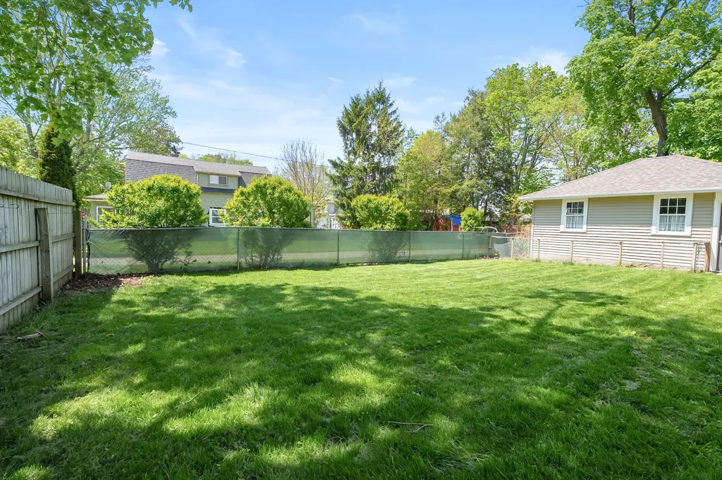220 South Anderson Street Plainwell City MI 49080