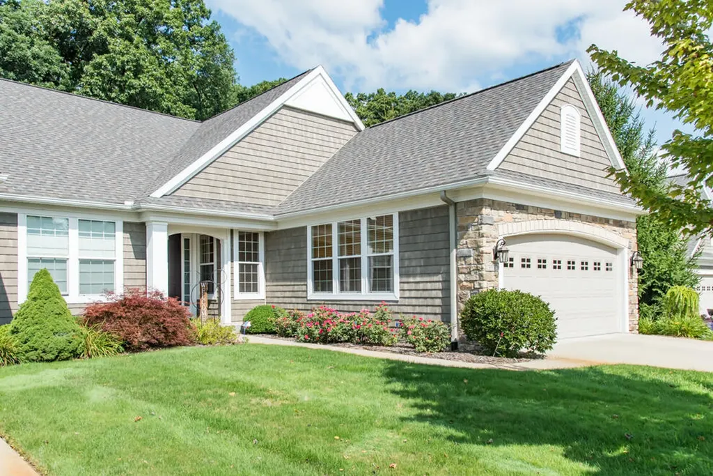 8904 Oakland Hills Circle Portage City MI 49024