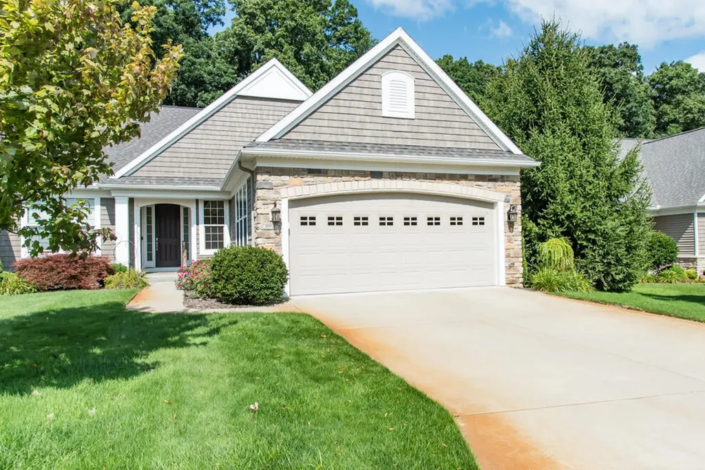 8904 Oakland Hills Circle Portage City MI 49024