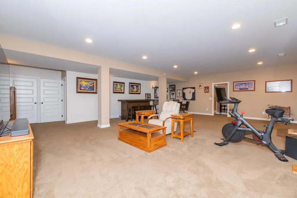 8904 Oakland Hills Circle Portage City MI 49024