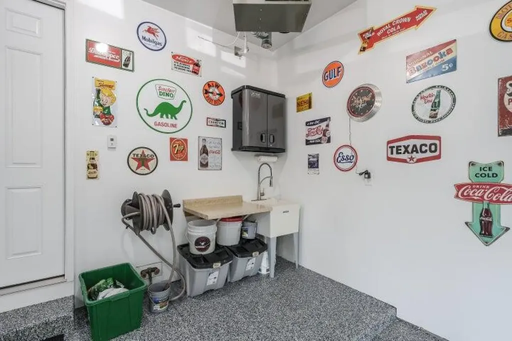 8904 Oakland Hills Circle Portage City MI 49024